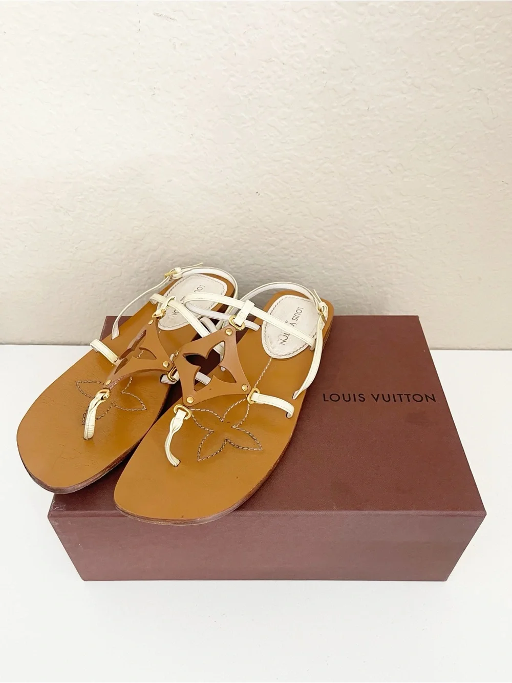 Louis Vuitton authentic resort flower